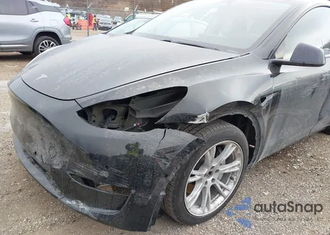 2020 Tesla Model Y Long Range Dual Motor All-Wheel Drive z USA, uszkodzony, nr VIN 5YJYGDEE1LF047456